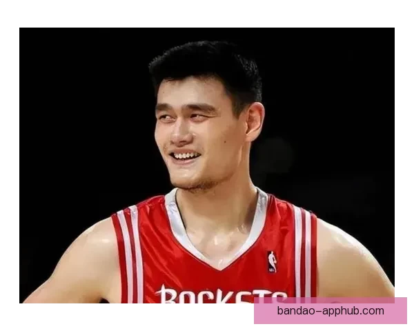 他在NBA的影响力堪比姚明 被誉为中国篮球的名片和全球代言人